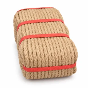 fardo de cuerda de yute con correas rojas